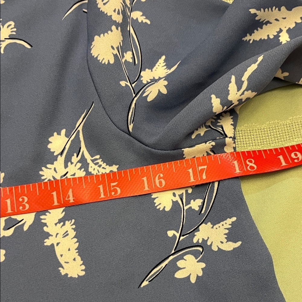 Ann Taylor light blue Floral Blouse size XSP - Picture 6 of 7